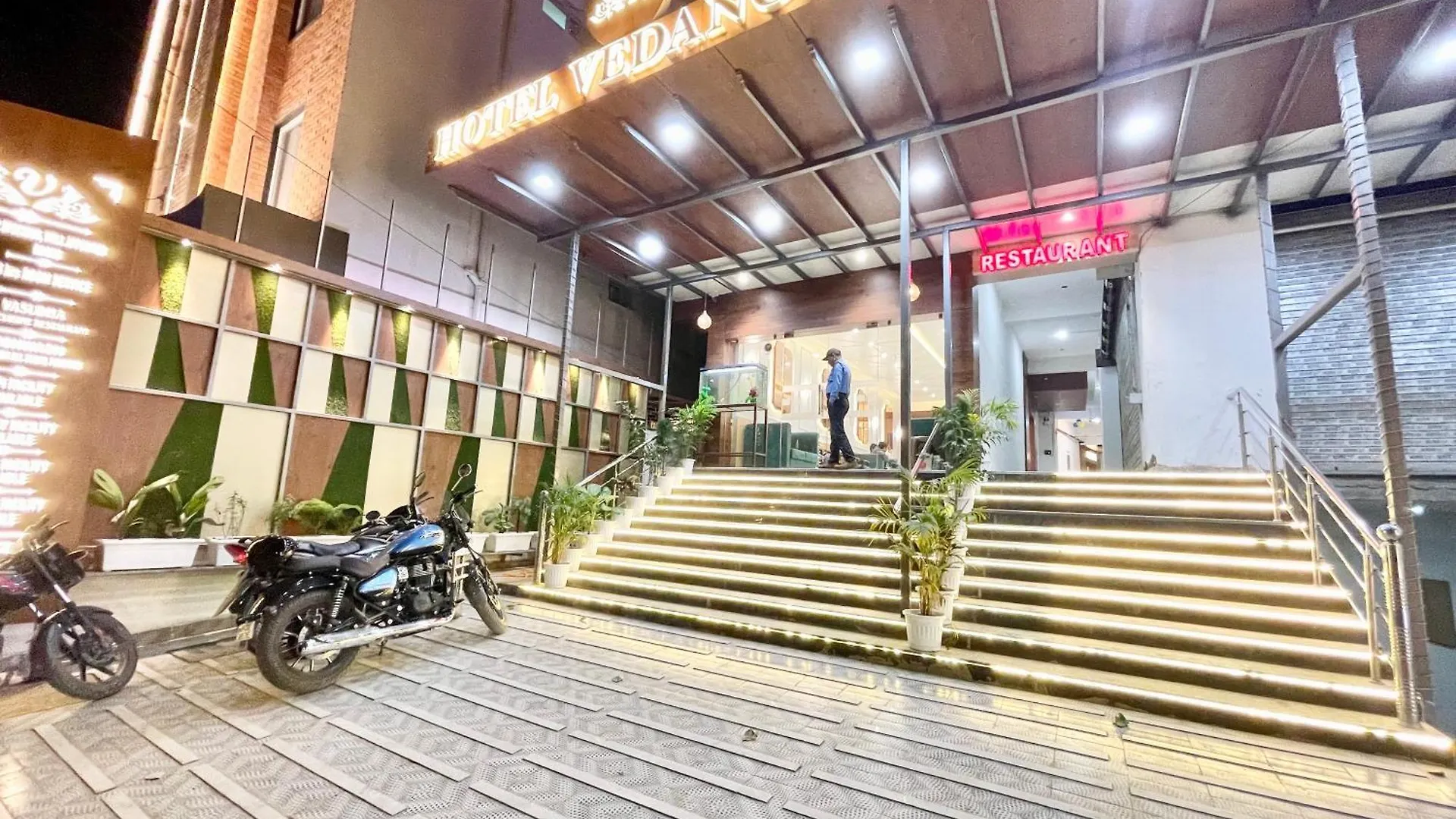 Hotel Vedangam Inn ! Varanasi - Foreigner'S Choice ! Fully Air-Conditioned Hotel With Parking Availability, Near Kashi Vishwanath Temple, And Ganga Ghat