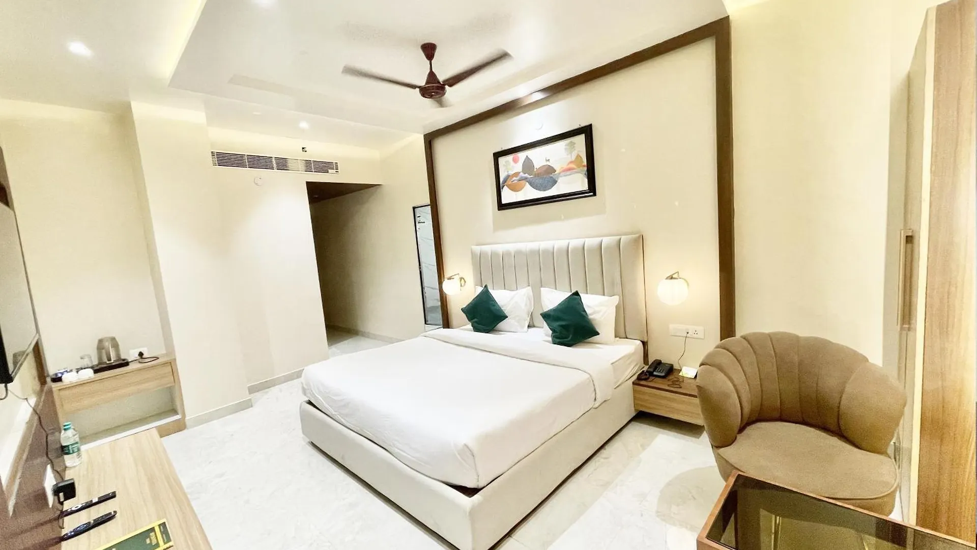 Hotel Vedangam Inn ! Varanasi - Foreigner'S Choice ! Fully Air-Conditioned Hotel With Parking Availability, Near Kashi Vishwanath Temple, And Ganga Ghat