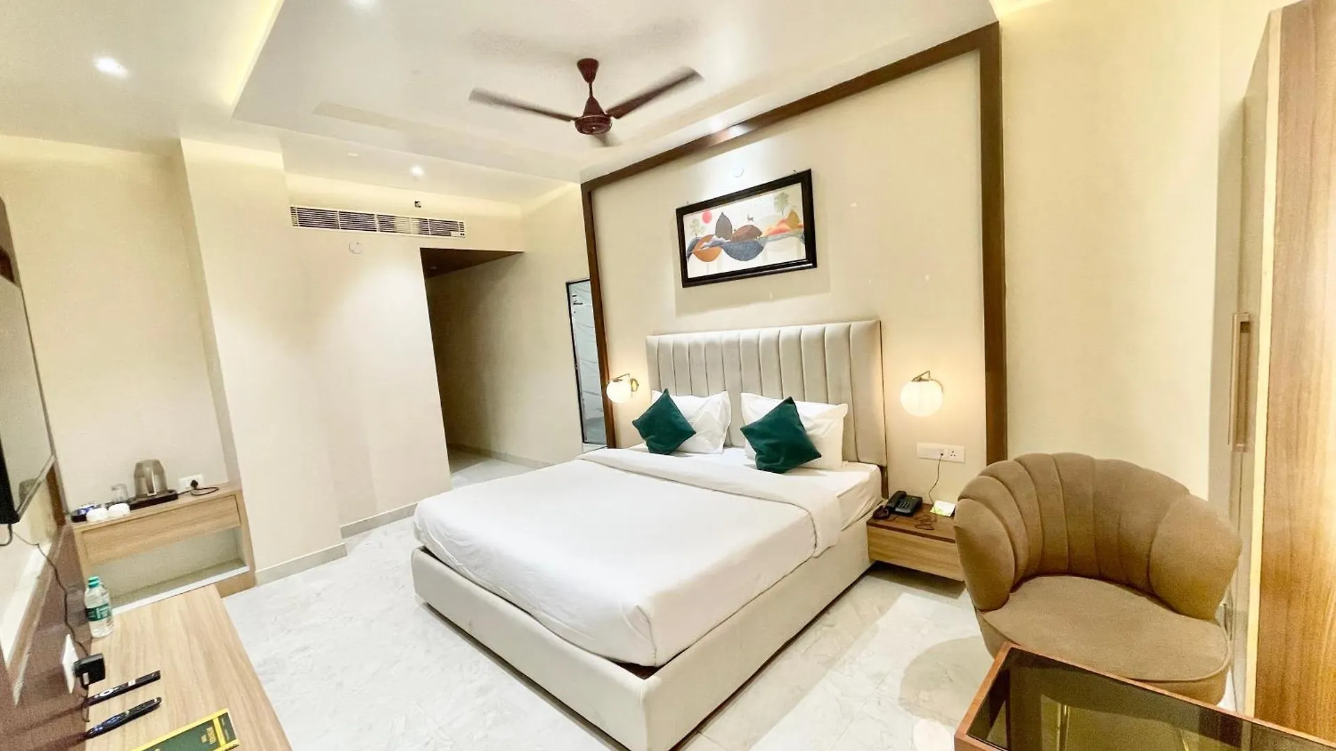 Hotel Vedangam Inn ! Varanasi - Foreigner'S Choice ! Fully Air-Conditioned Hotel With Parking Availability, Near Kashi Vishwanath Temple, And Ganga Ghat