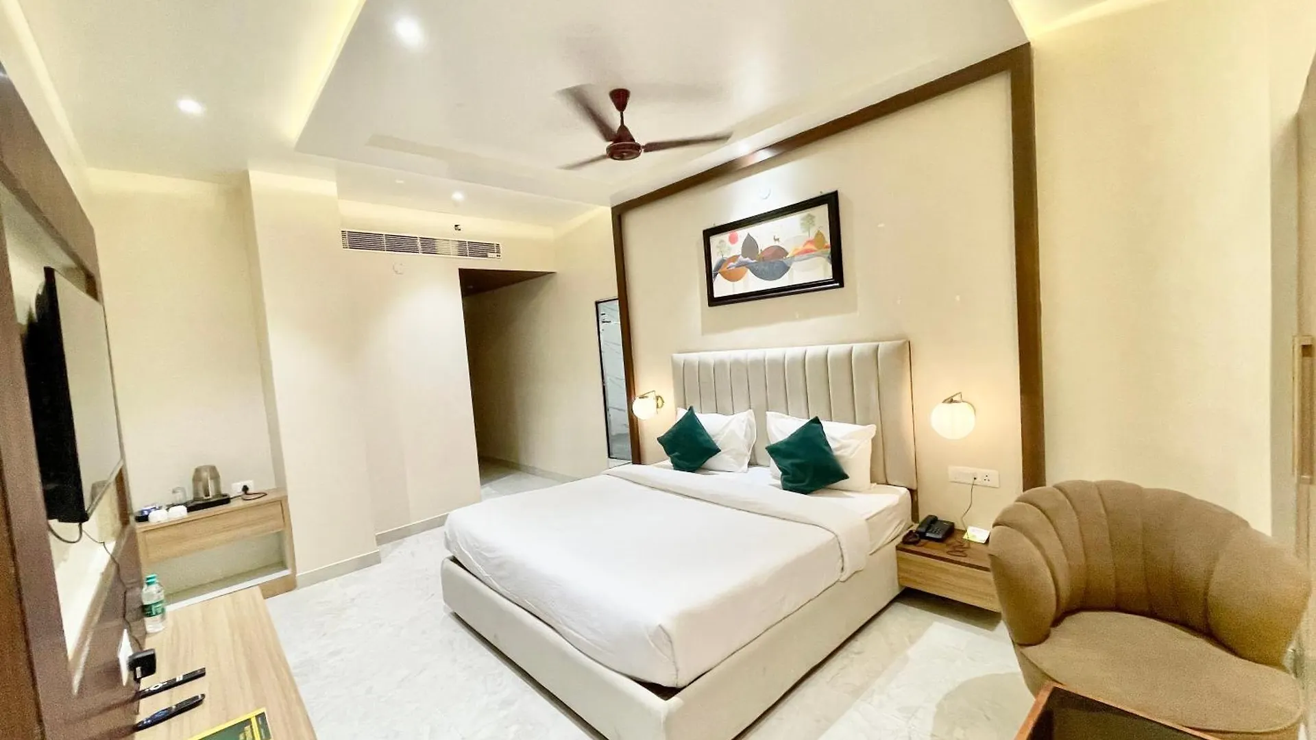 Hotel Vedangam Inn ! Varanasi - Foreigner'S Choice ! Fully Air-Conditioned Hotel With Parking Availability, Near Kashi Vishwanath Temple, And Ganga Ghat 4*,