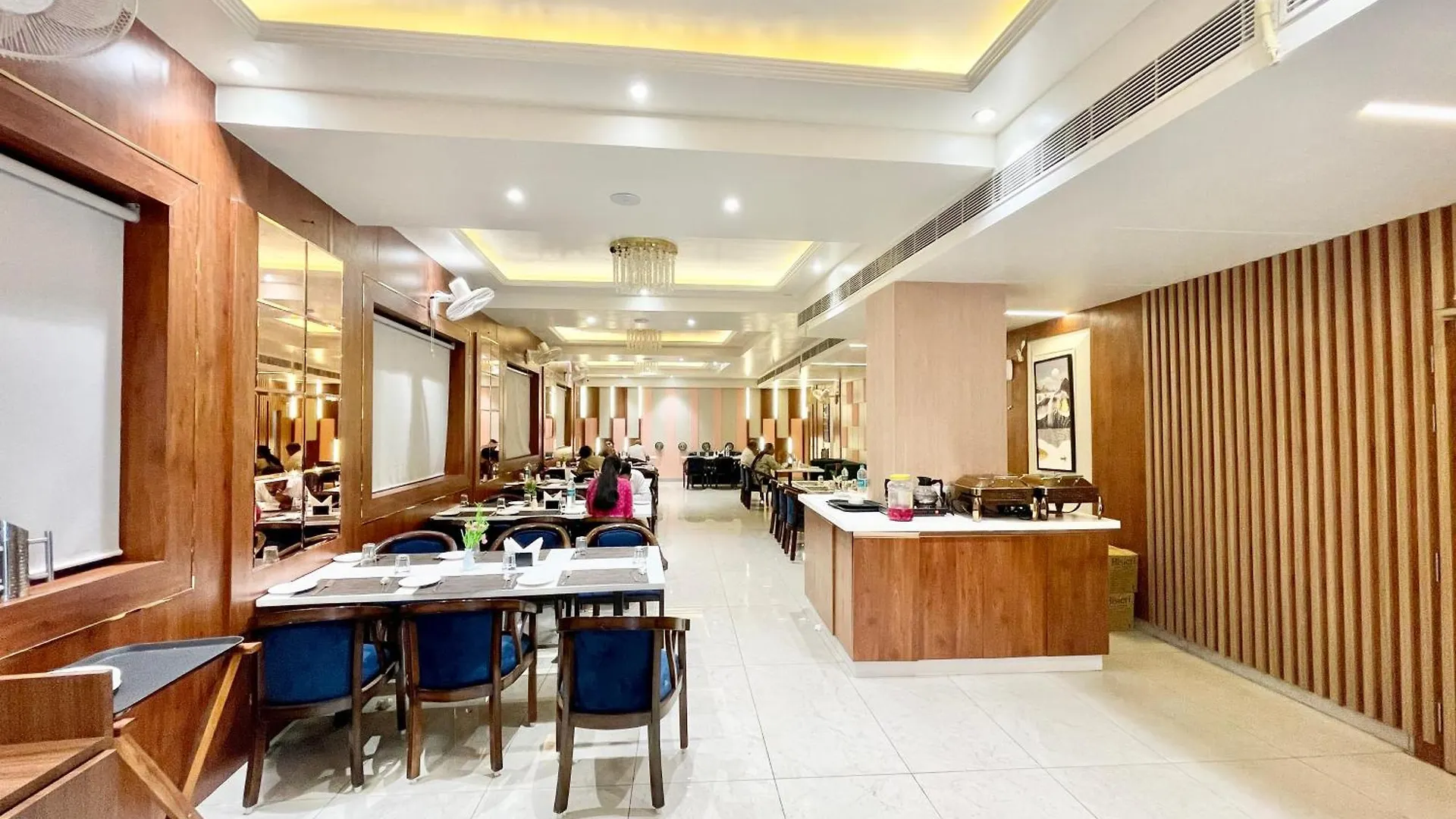 Hotel Vedangam Inn ! Varanasi - Foreigner'S Choice ! Fully Air-Conditioned Hotel With Parking Availability, Near Kashi Vishwanath Temple, And Ganga Ghat 4*,